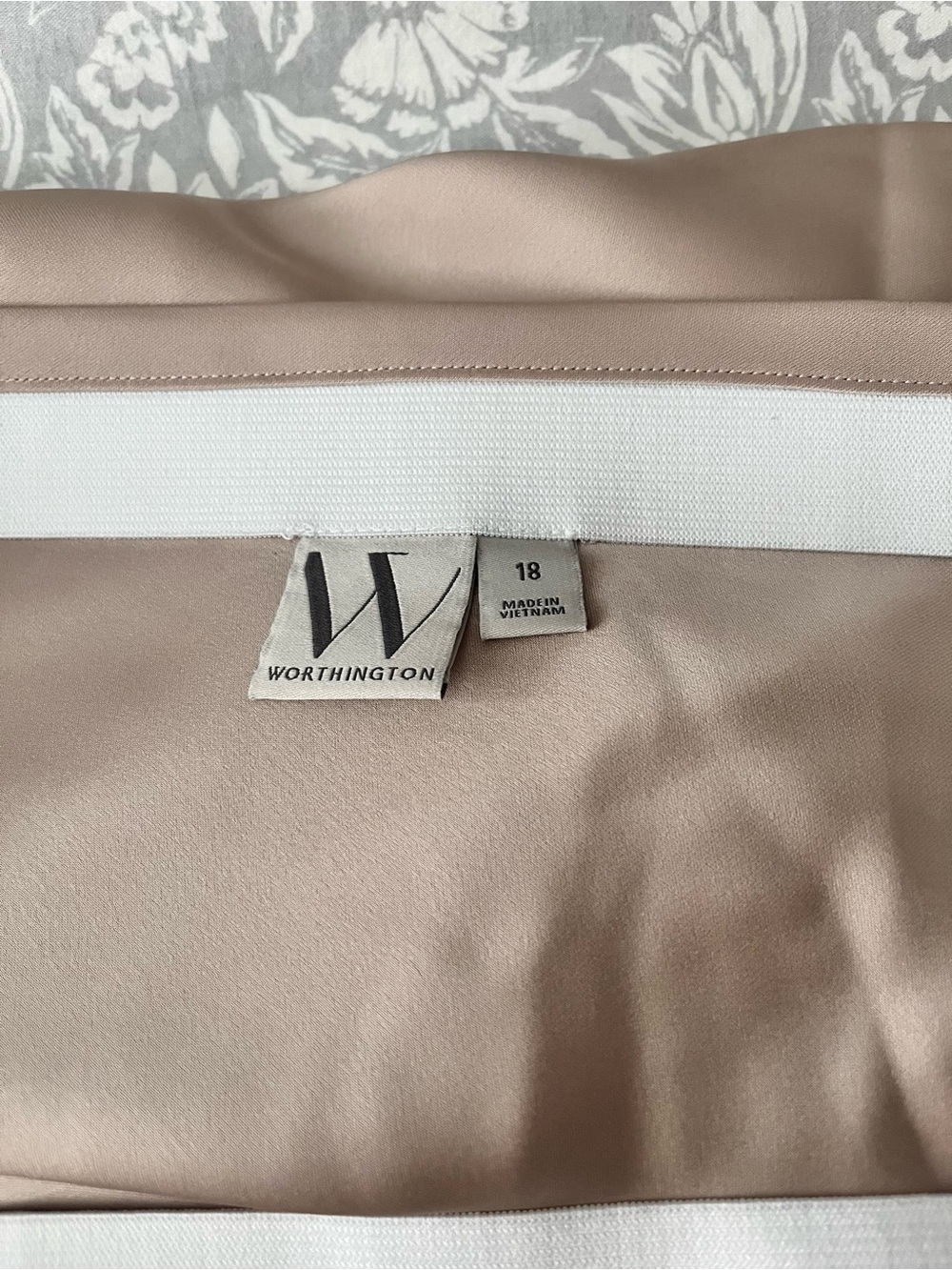 Worthington Women's Satin Skirt - Size 18
